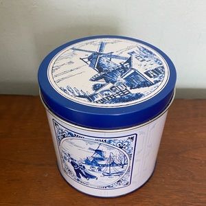 Vintage Delft Holland round tin with Windmill Dutch design